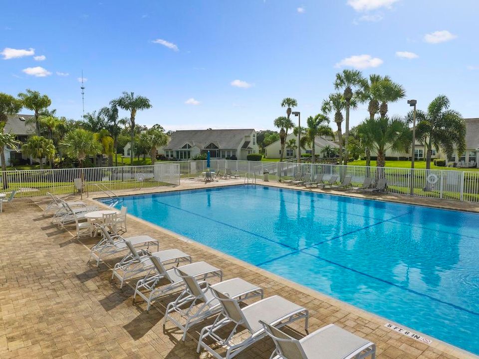 На продажу: $249,900 (3 спален, 2 ванн, 1180 Квадратных фут)