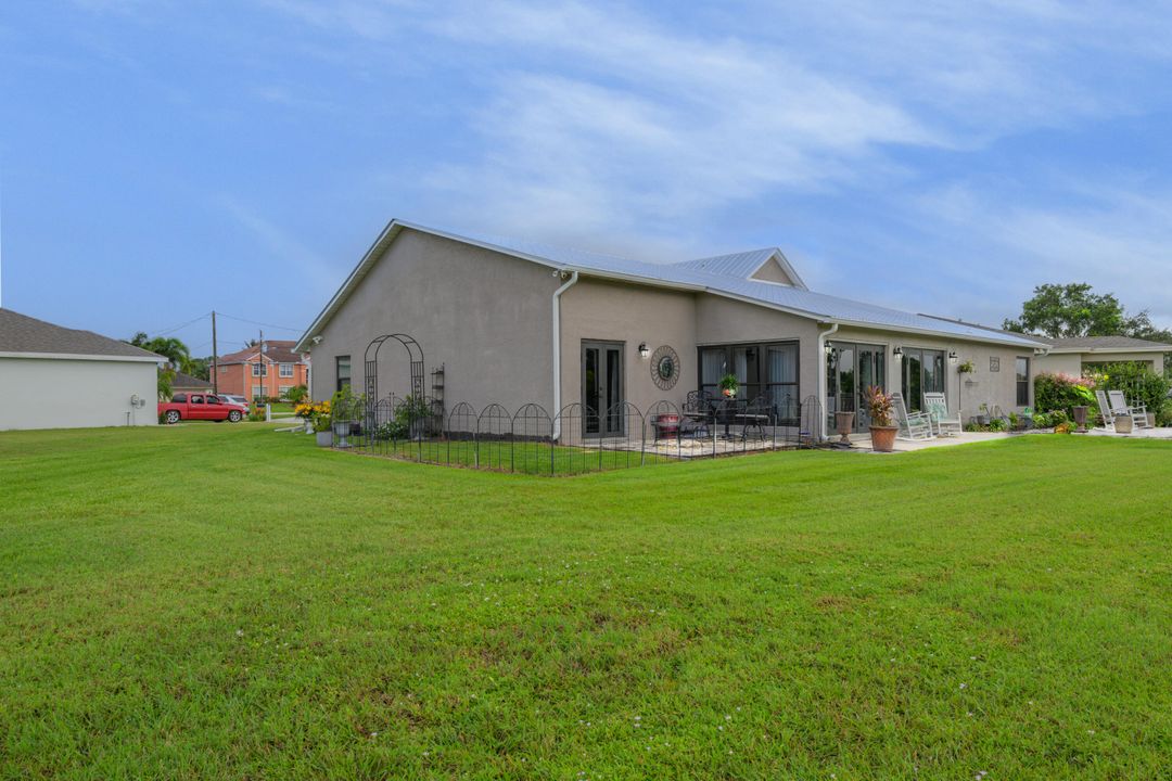 For Sale: $600,000 (5 beds, 3 baths, 3110 Square Feet)