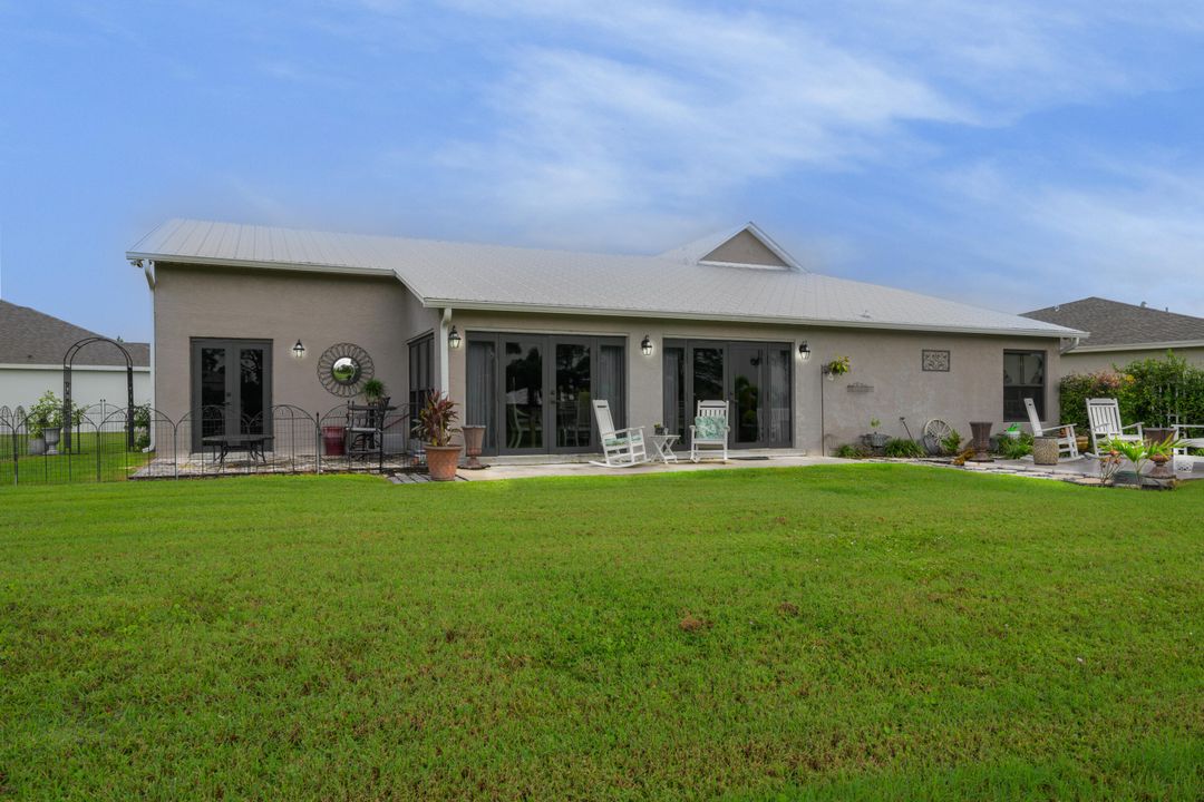 For Sale: $600,000 (5 beds, 3 baths, 3110 Square Feet)