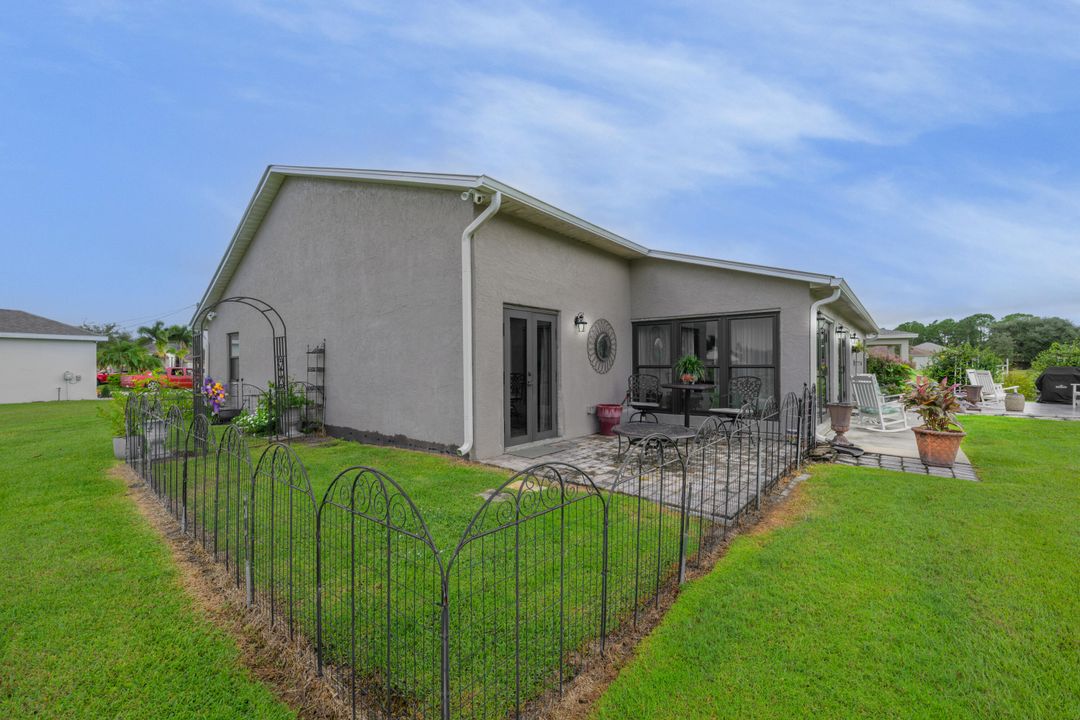 For Sale: $600,000 (5 beds, 3 baths, 3110 Square Feet)