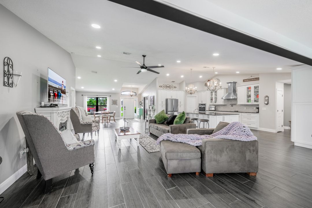 For Sale: $600,000 (5 beds, 3 baths, 3110 Square Feet)