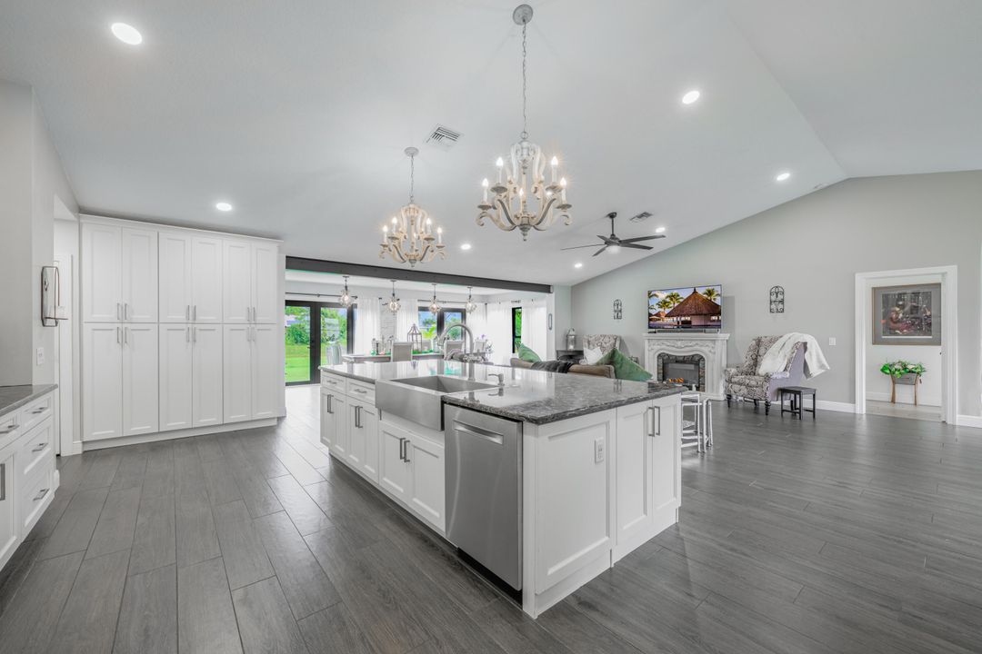 For Sale: $600,000 (5 beds, 3 baths, 3110 Square Feet)