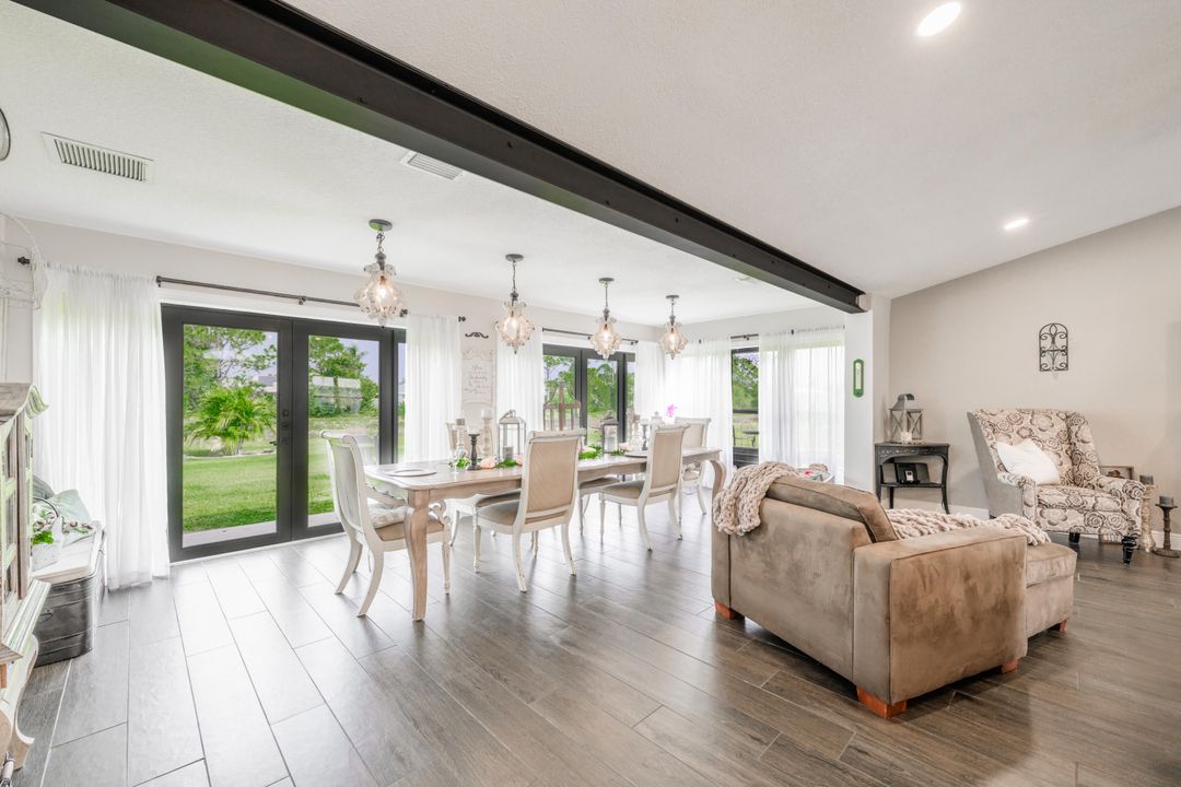 For Sale: $600,000 (5 beds, 3 baths, 3110 Square Feet)