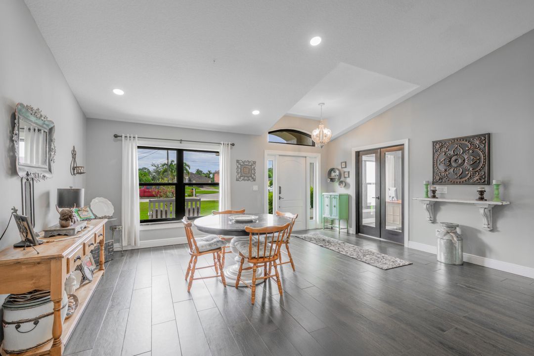 For Sale: $600,000 (5 beds, 3 baths, 3110 Square Feet)