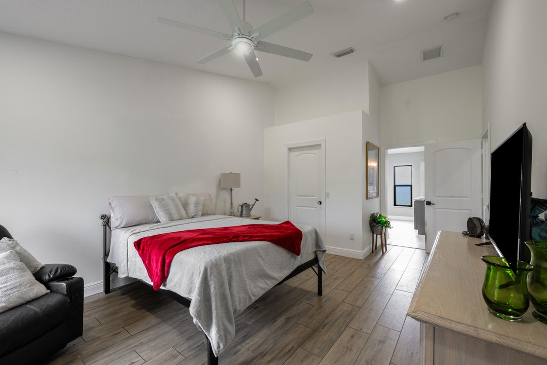 For Sale: $600,000 (5 beds, 3 baths, 3110 Square Feet)