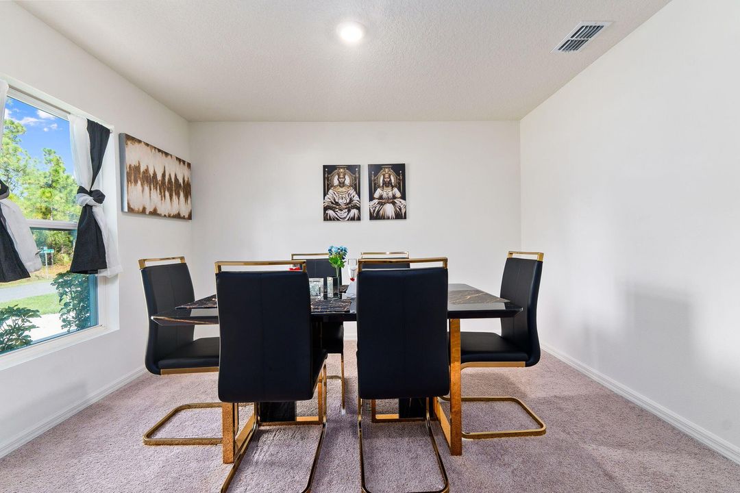 For Sale: $349,900 (4 beds, 2 baths, 1806 Square Feet)