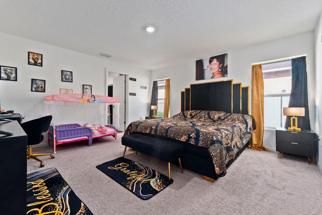 For Sale: $349,900 (4 beds, 2 baths, 1806 Square Feet)