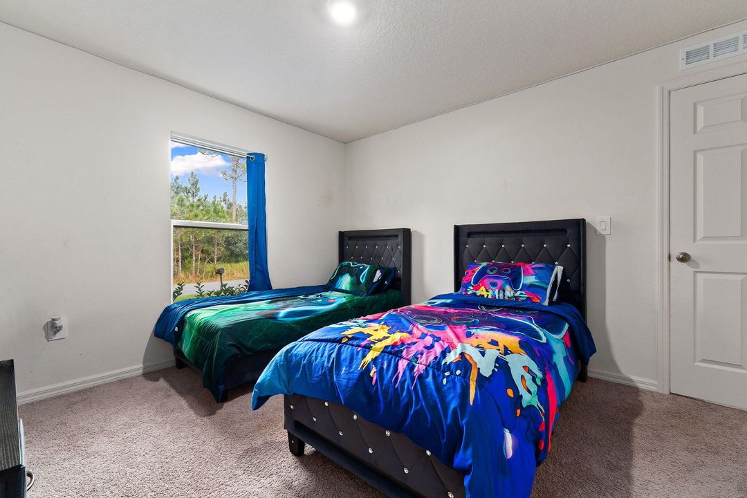 For Sale: $349,900 (4 beds, 2 baths, 1806 Square Feet)