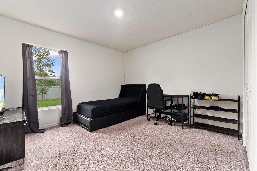 For Sale: $349,900 (4 beds, 2 baths, 1806 Square Feet)