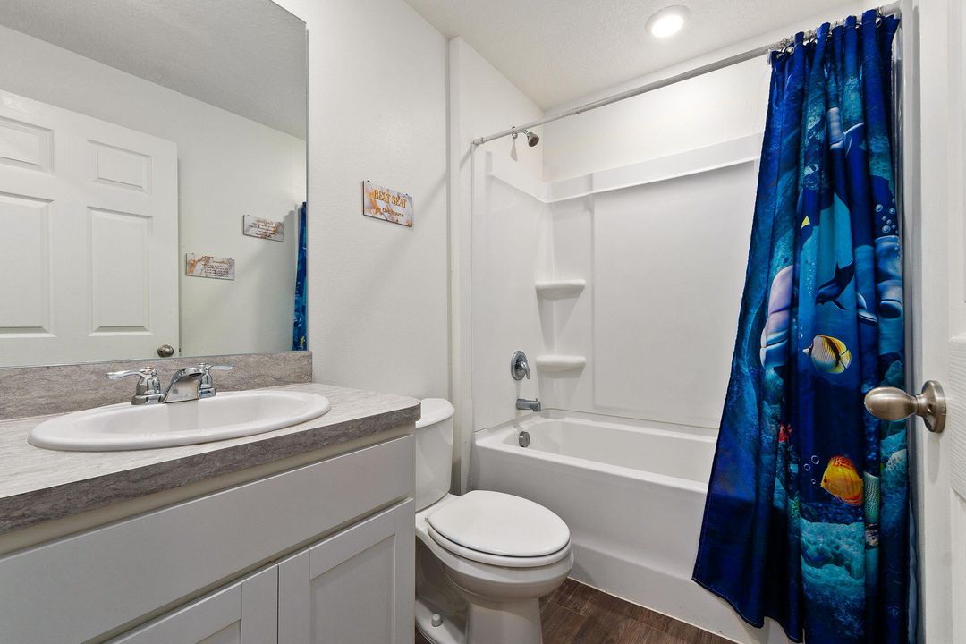 For Sale: $349,900 (4 beds, 2 baths, 1806 Square Feet)