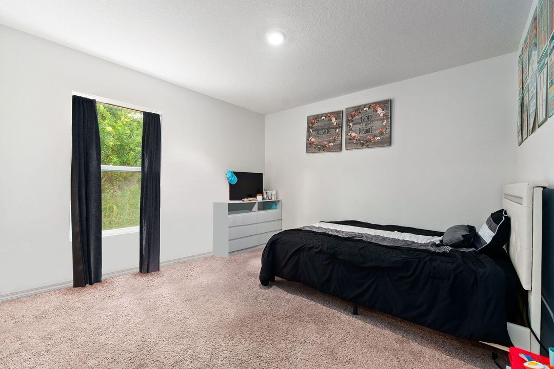 For Sale: $349,900 (4 beds, 2 baths, 1806 Square Feet)