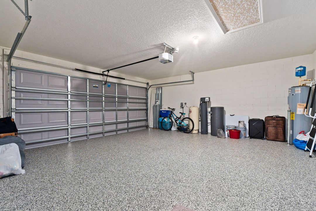 For Sale: $349,900 (4 beds, 2 baths, 1806 Square Feet)