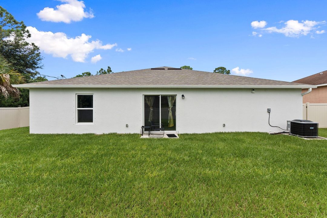 For Sale: $349,900 (4 beds, 2 baths, 1806 Square Feet)
