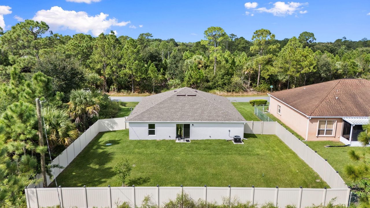 For Sale: $349,900 (4 beds, 2 baths, 1806 Square Feet)