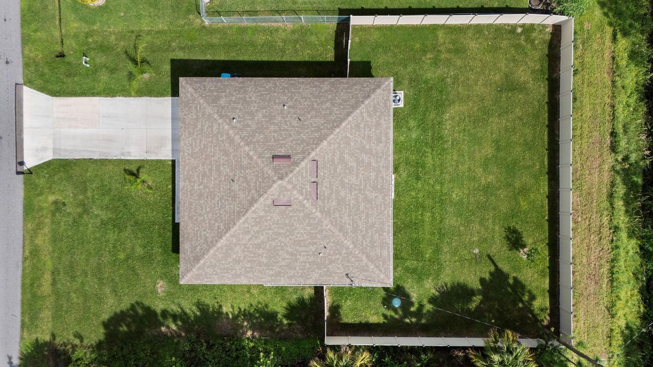 For Sale: $349,900 (4 beds, 2 baths, 1806 Square Feet)