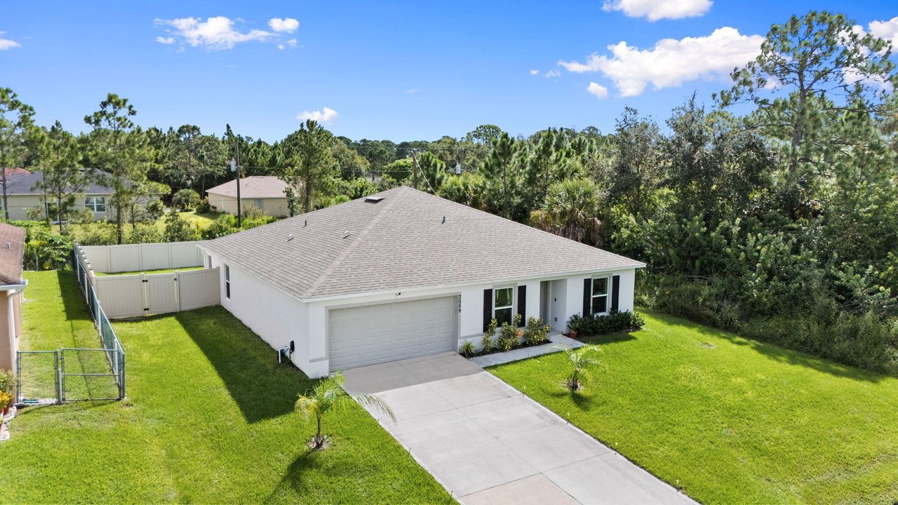 For Sale: $349,900 (4 beds, 2 baths, 1806 Square Feet)