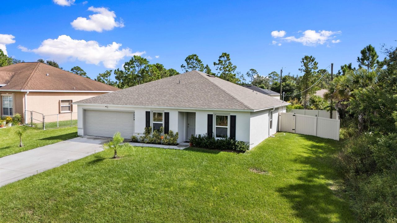 For Sale: $349,900 (4 beds, 2 baths, 1806 Square Feet)