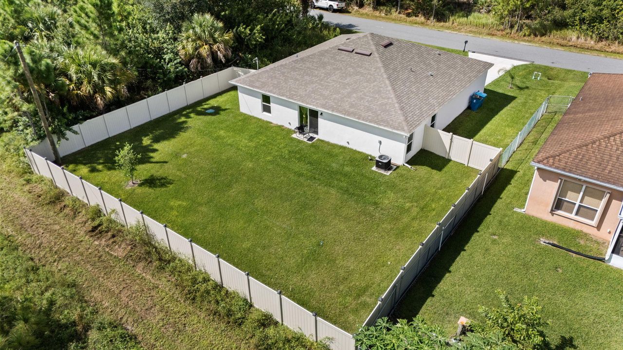 For Sale: $349,900 (4 beds, 2 baths, 1806 Square Feet)