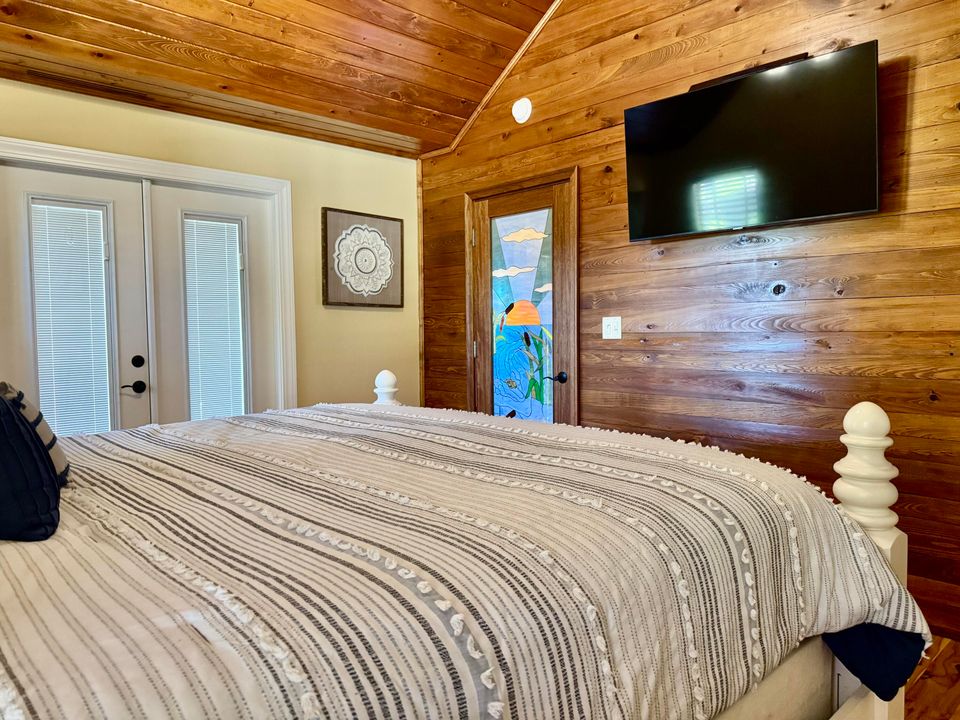 待售: $249,000 (1 贝兹, 2 浴室, 860 平方英尺)