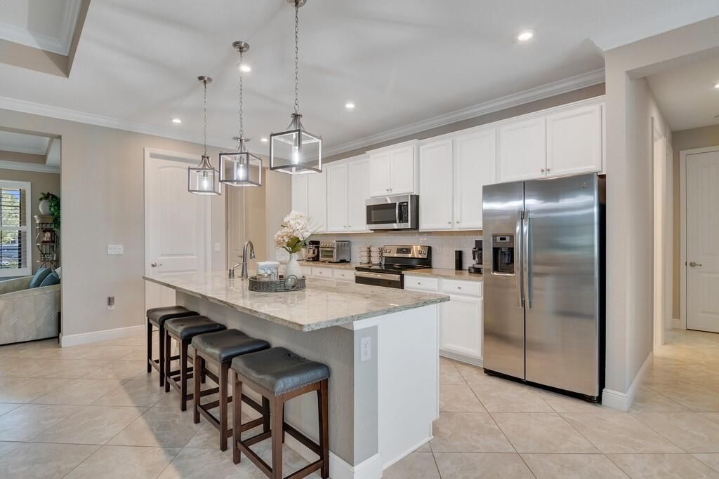 На продажу: $799,000 (3 спален, 2 ванн, 2388 Квадратных фут)