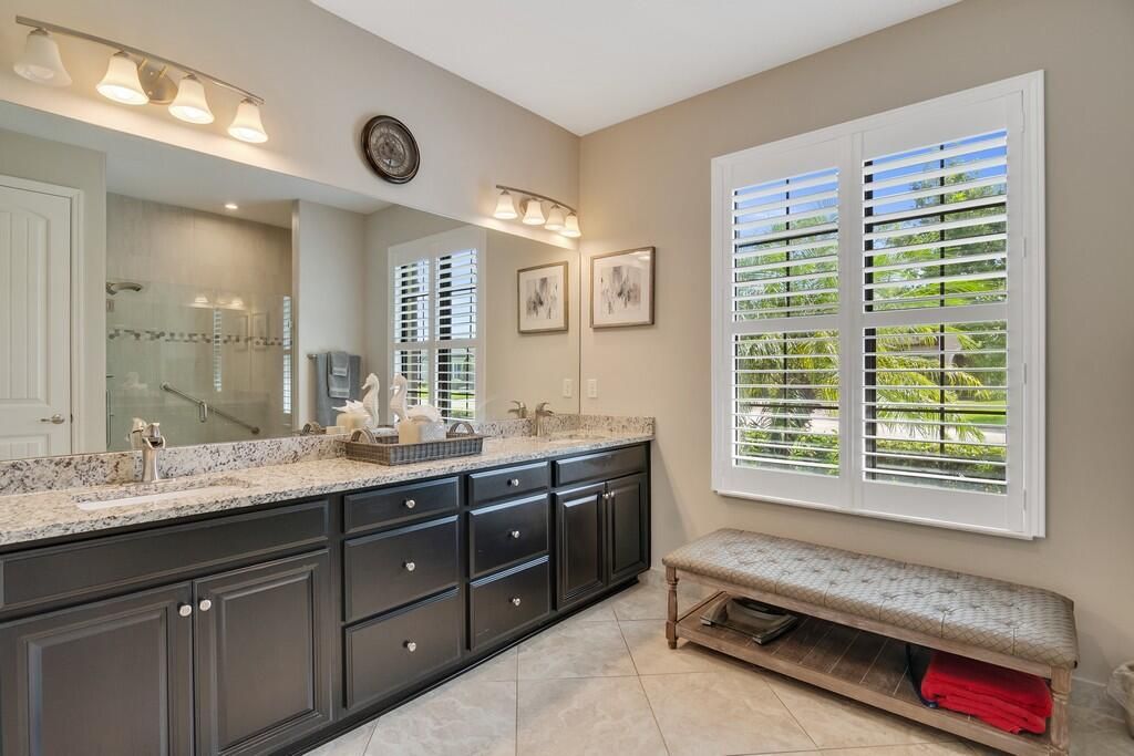 На продажу: $799,000 (3 спален, 2 ванн, 2388 Квадратных фут)