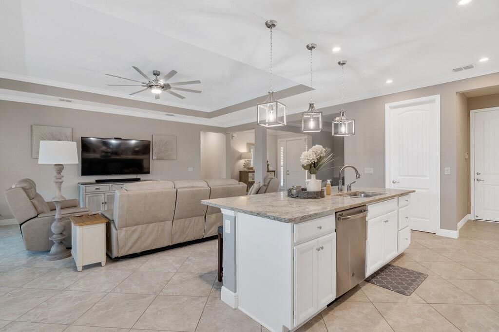 На продажу: $799,000 (3 спален, 2 ванн, 2388 Квадратных фут)