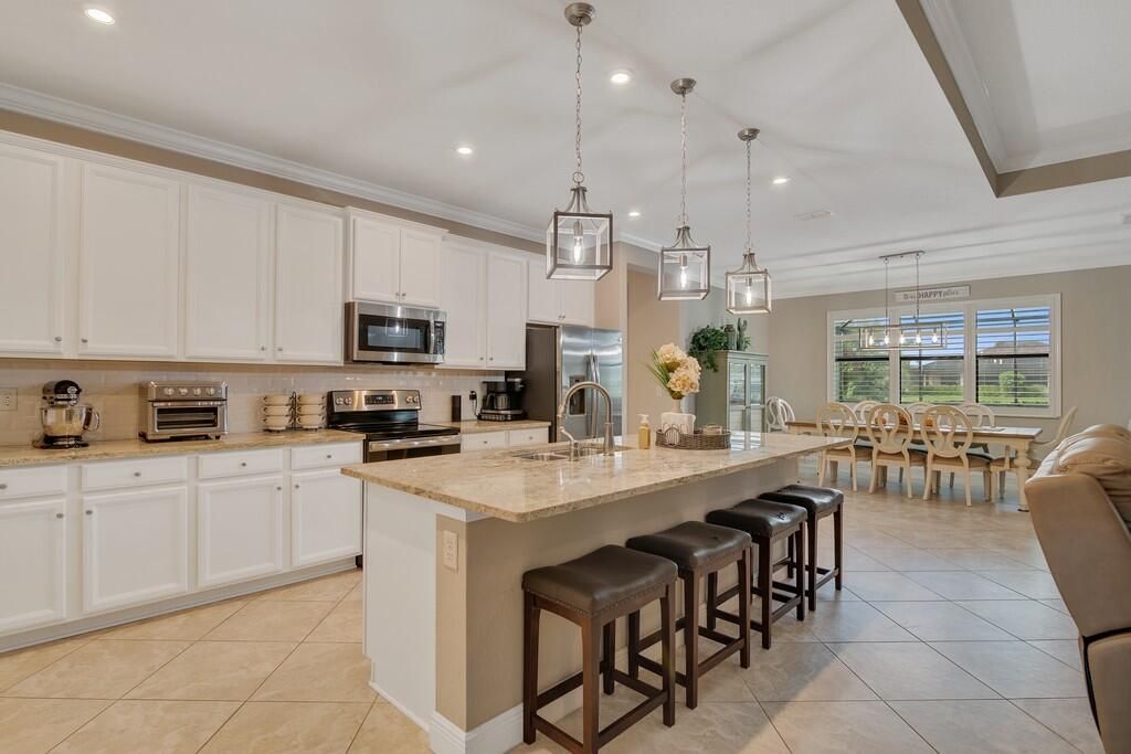 На продажу: $799,000 (3 спален, 2 ванн, 2388 Квадратных фут)