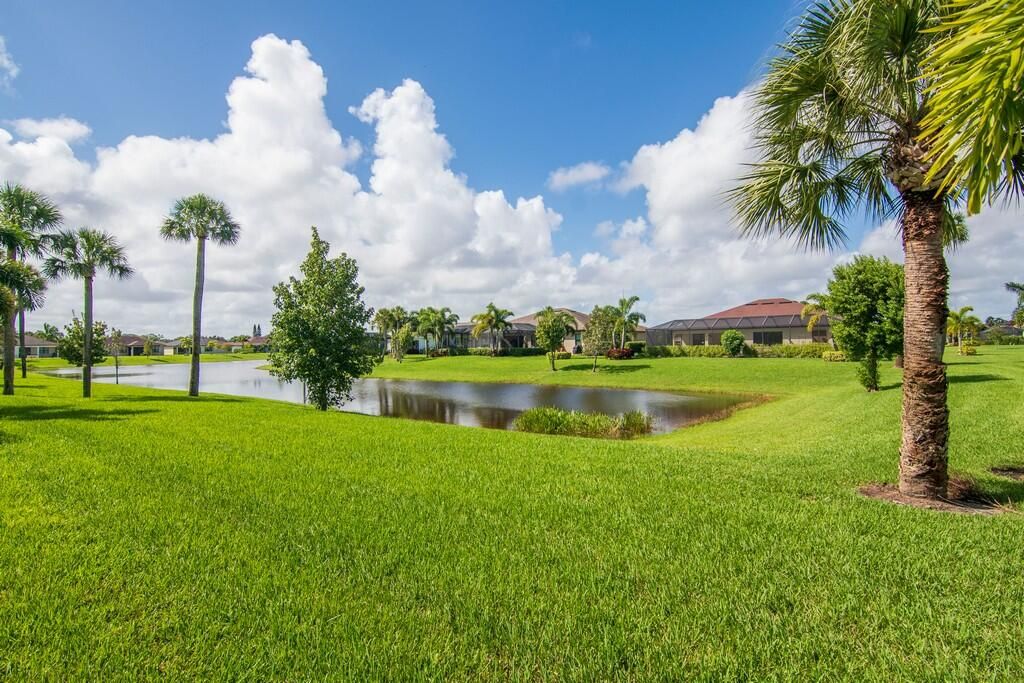 На продажу: $799,000 (3 спален, 2 ванн, 2388 Квадратных фут)