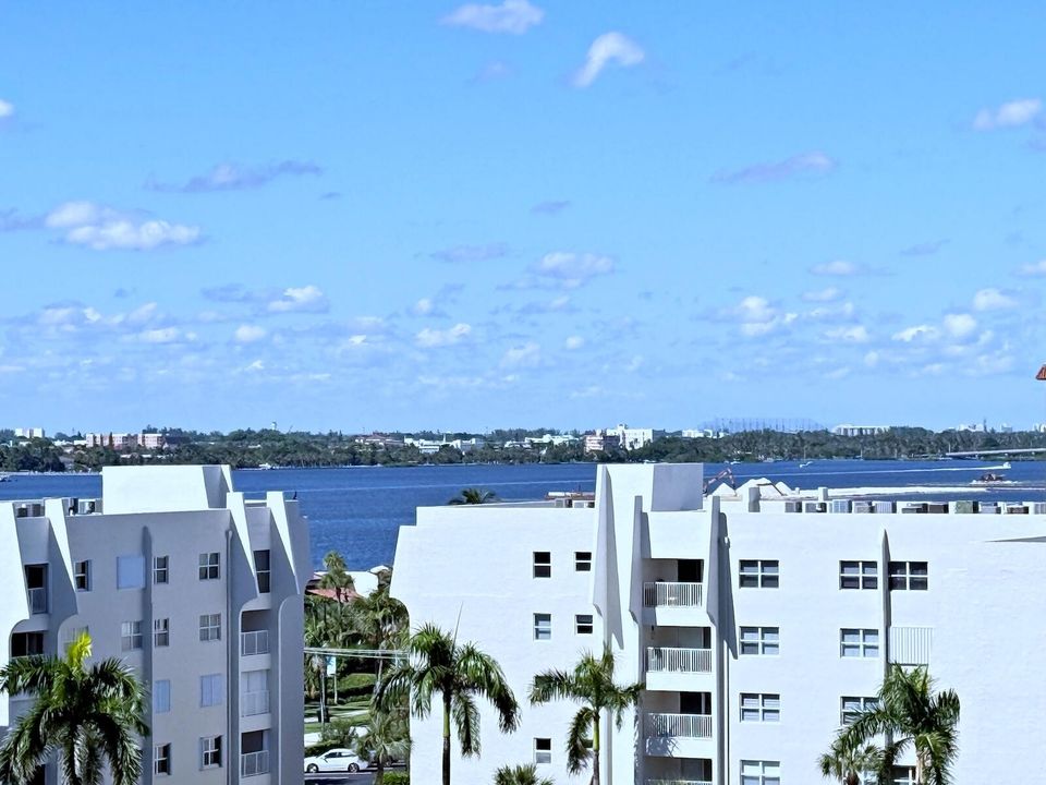 На продажу: $715,000 (2 спален, 2 ванн, 1402 Квадратных фут)