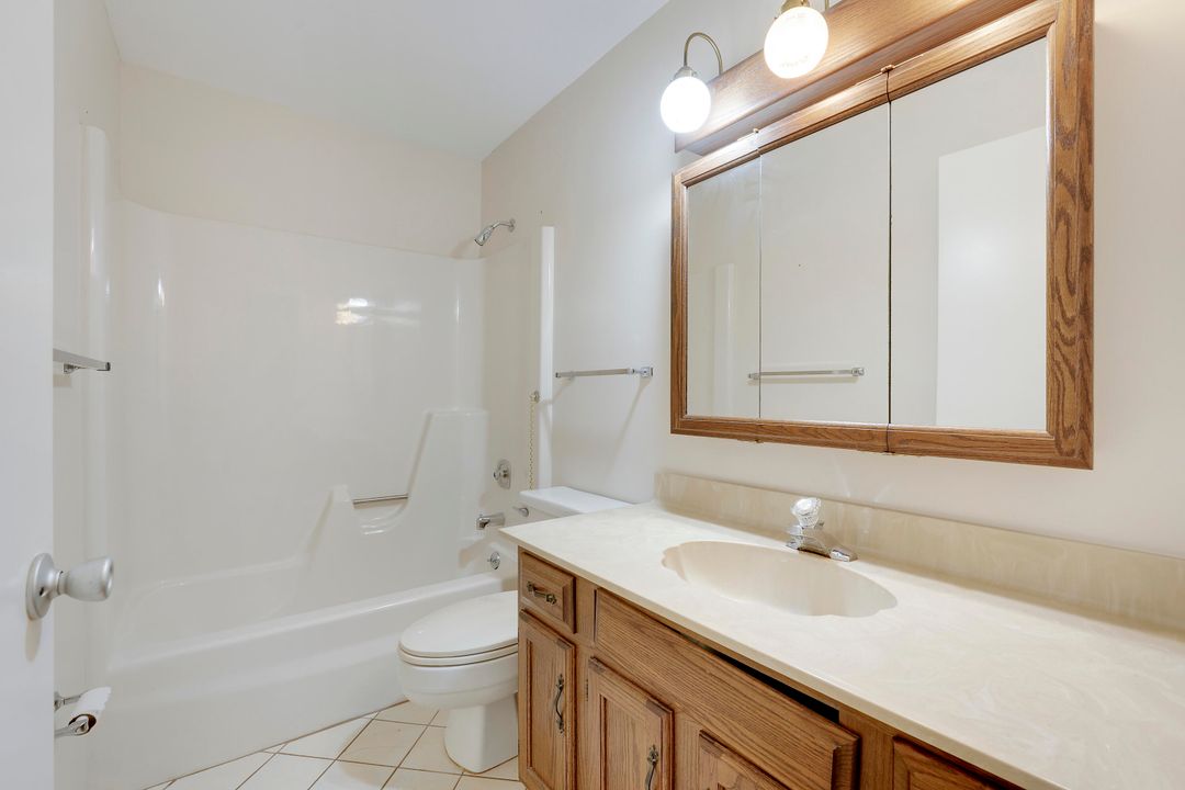 For Sale: $135,000 (2 beds, 2 baths, 1000 Square Feet)