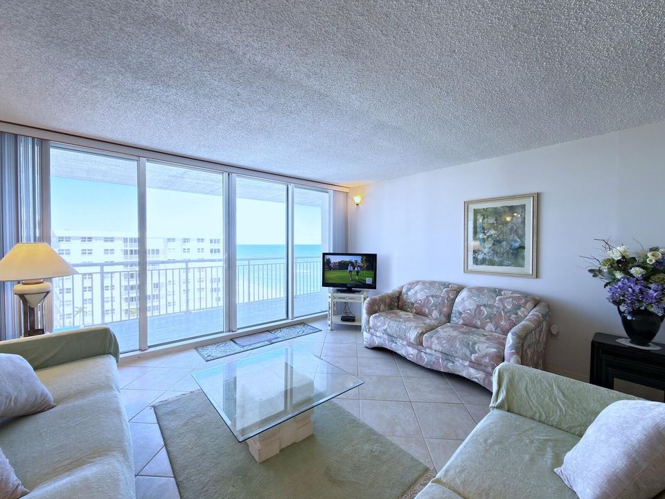 На продажу: $715,000 (2 спален, 2 ванн, 1402 Квадратных фут)