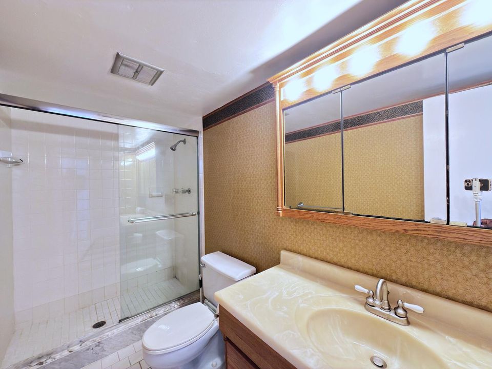 На продажу: $715,000 (2 спален, 2 ванн, 1402 Квадратных фут)