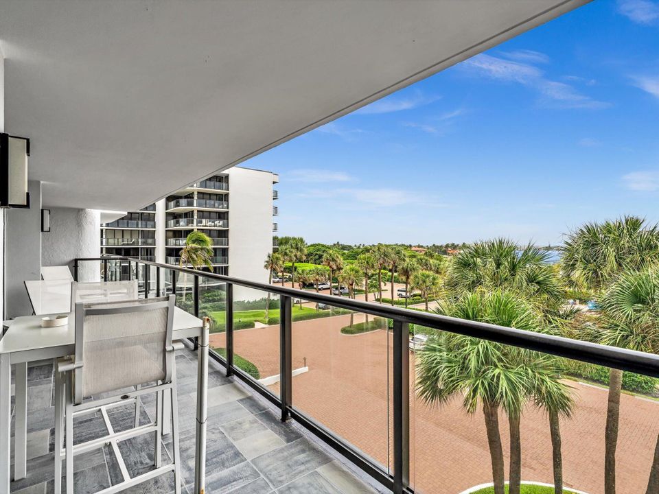 For Rent: $8,500 (2 beds, 2 baths, 1457 Square Feet)