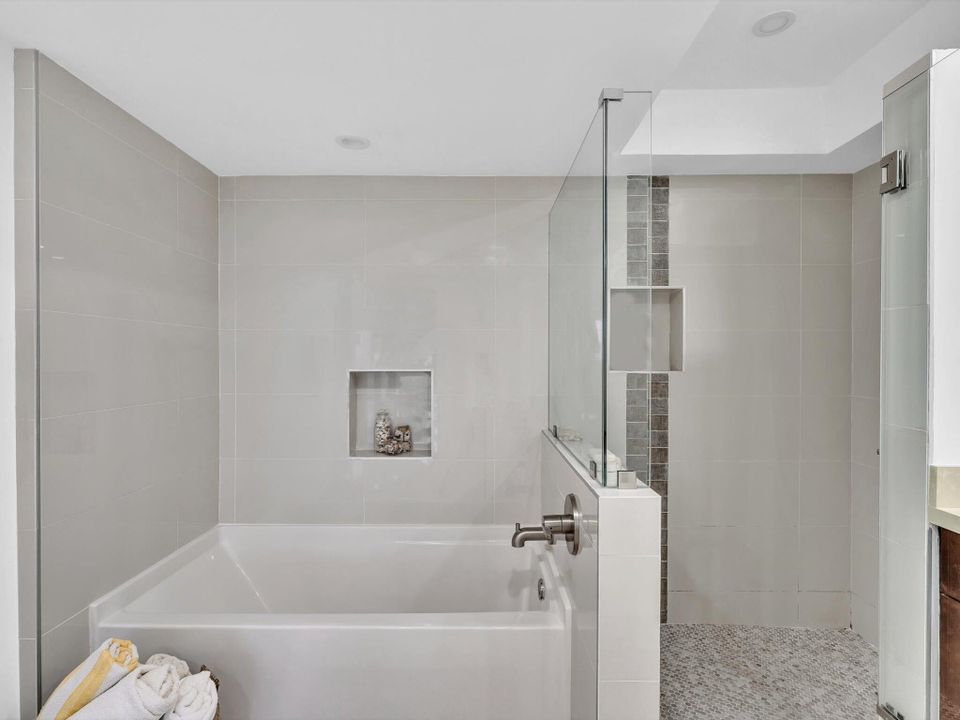 For Rent: $8,500 (2 beds, 2 baths, 1457 Square Feet)