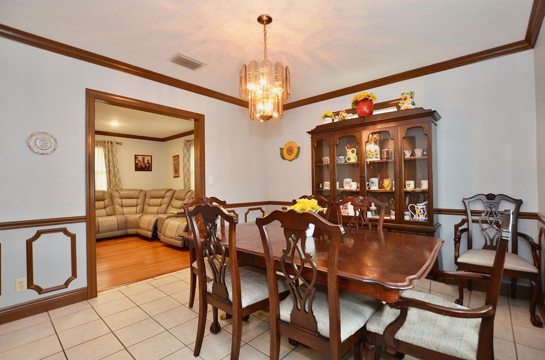 待售: $549,900 (4 贝兹, 3 浴室, 2837 平方英尺)