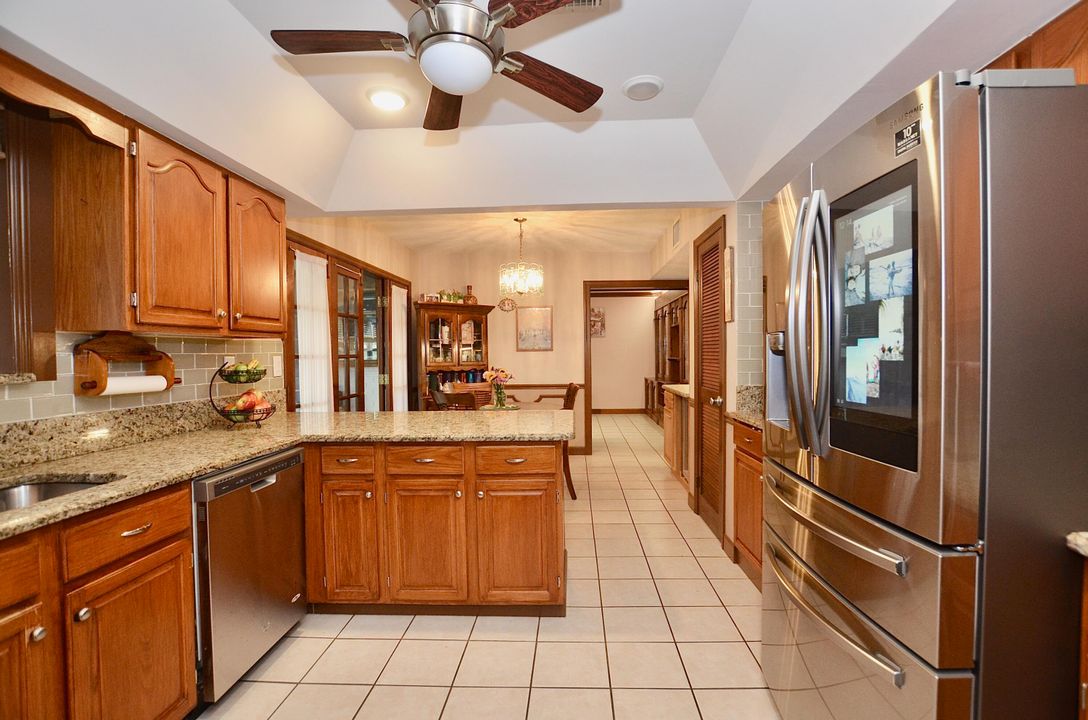 待售: $549,900 (4 贝兹, 3 浴室, 2837 平方英尺)