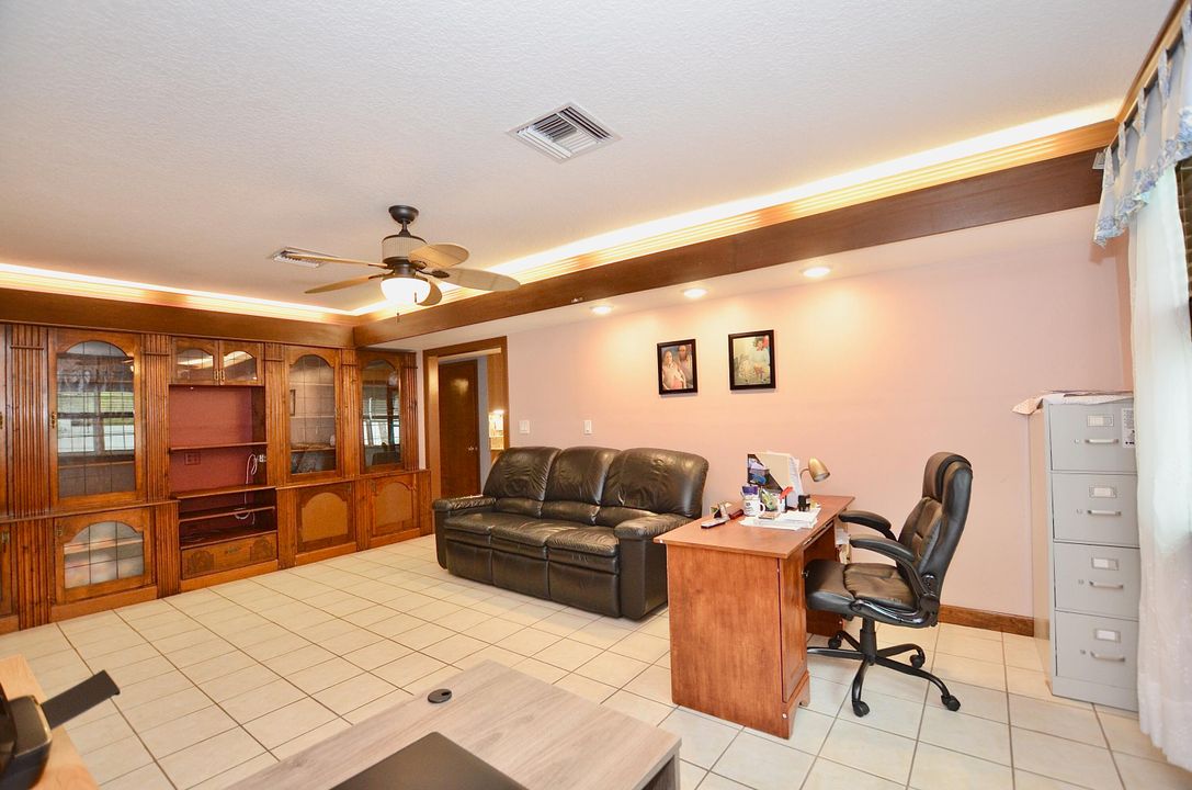 待售: $549,900 (4 贝兹, 3 浴室, 2837 平方英尺)