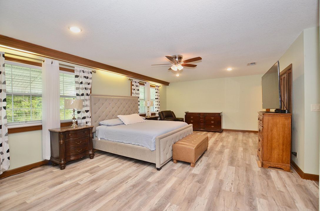 待售: $549,900 (4 贝兹, 3 浴室, 2837 平方英尺)