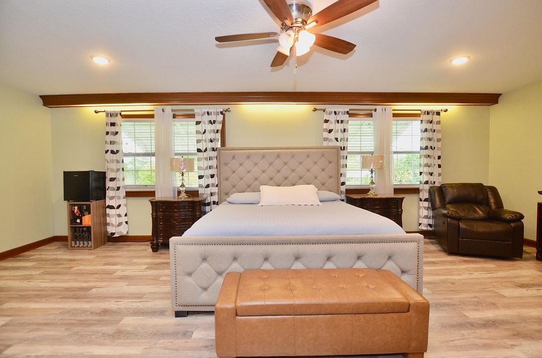 待售: $549,900 (4 贝兹, 3 浴室, 2837 平方英尺)