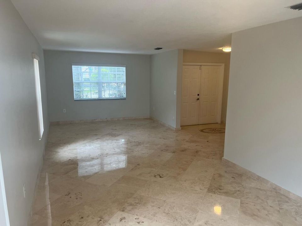 For Rent: $4,600 (4 beds, 2 baths, 2612 Square Feet)