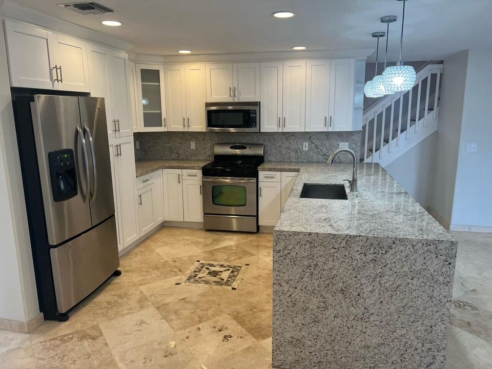 For Rent: $4,600 (4 beds, 2 baths, 2612 Square Feet)