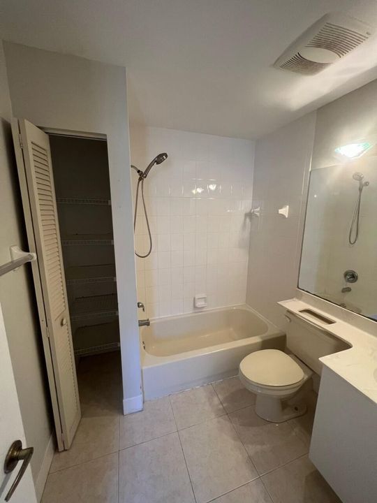 For Rent: $4,600 (4 beds, 2 baths, 2612 Square Feet)