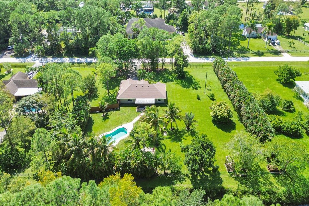 合同活跃: $720,000 (3 贝兹, 2 浴室, 1958 平方英尺)