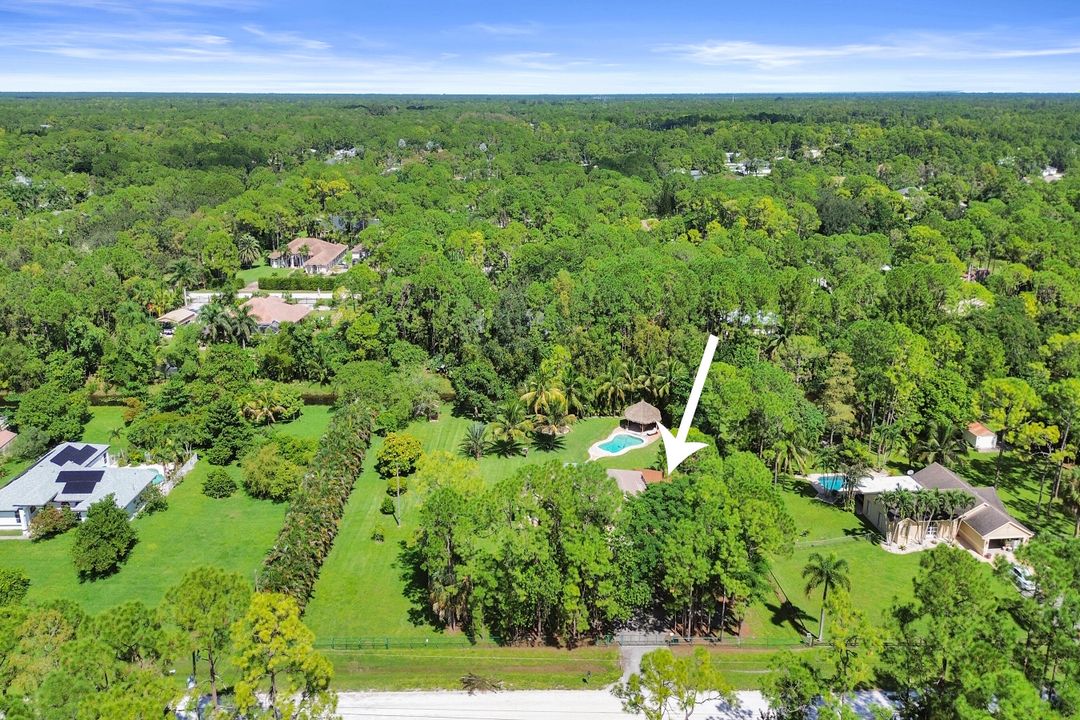 合同活跃: $720,000 (3 贝兹, 2 浴室, 1958 平方英尺)