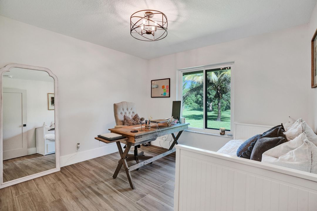 合同活跃: $720,000 (3 贝兹, 2 浴室, 1958 平方英尺)