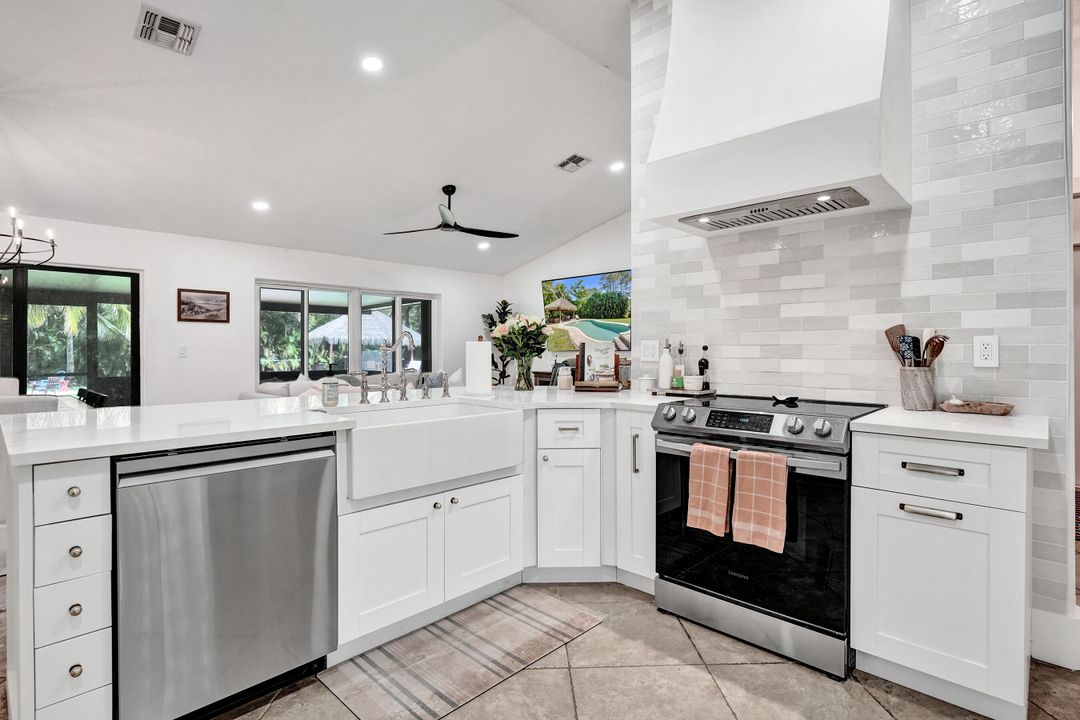 合同活跃: $720,000 (3 贝兹, 2 浴室, 1958 平方英尺)