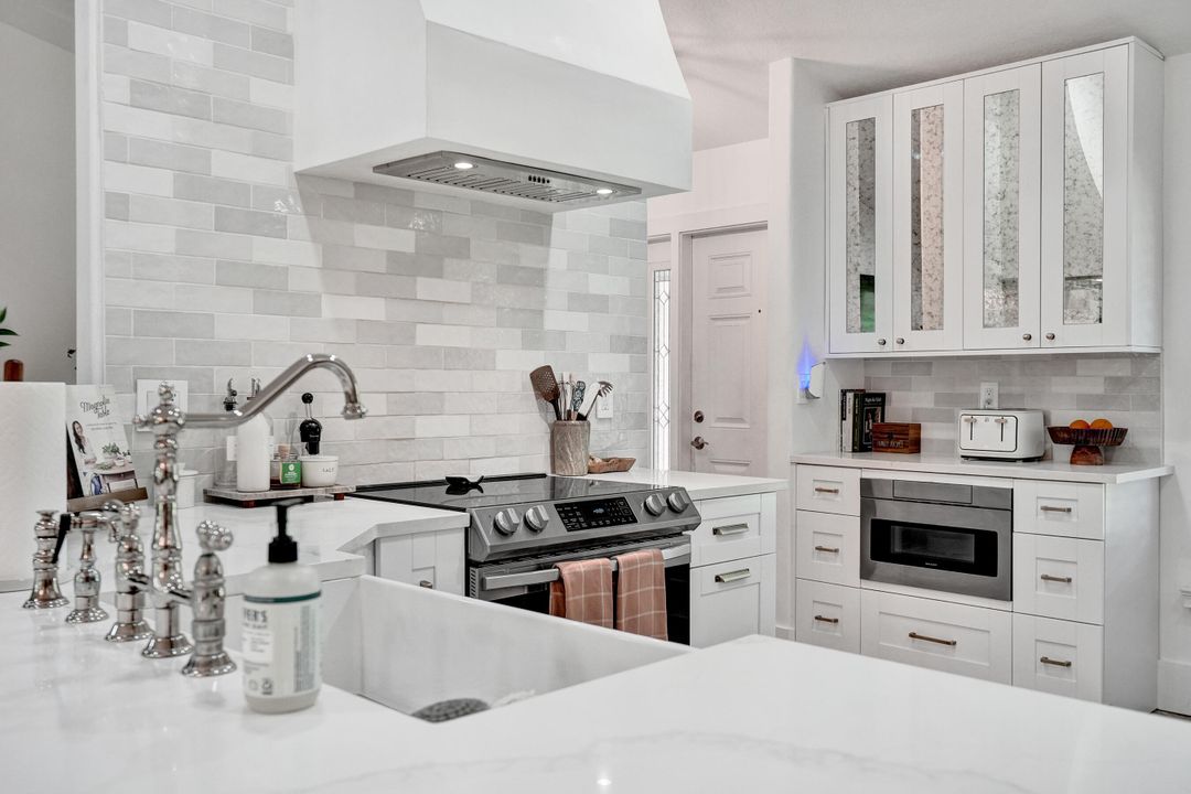 合同活跃: $720,000 (3 贝兹, 2 浴室, 1958 平方英尺)