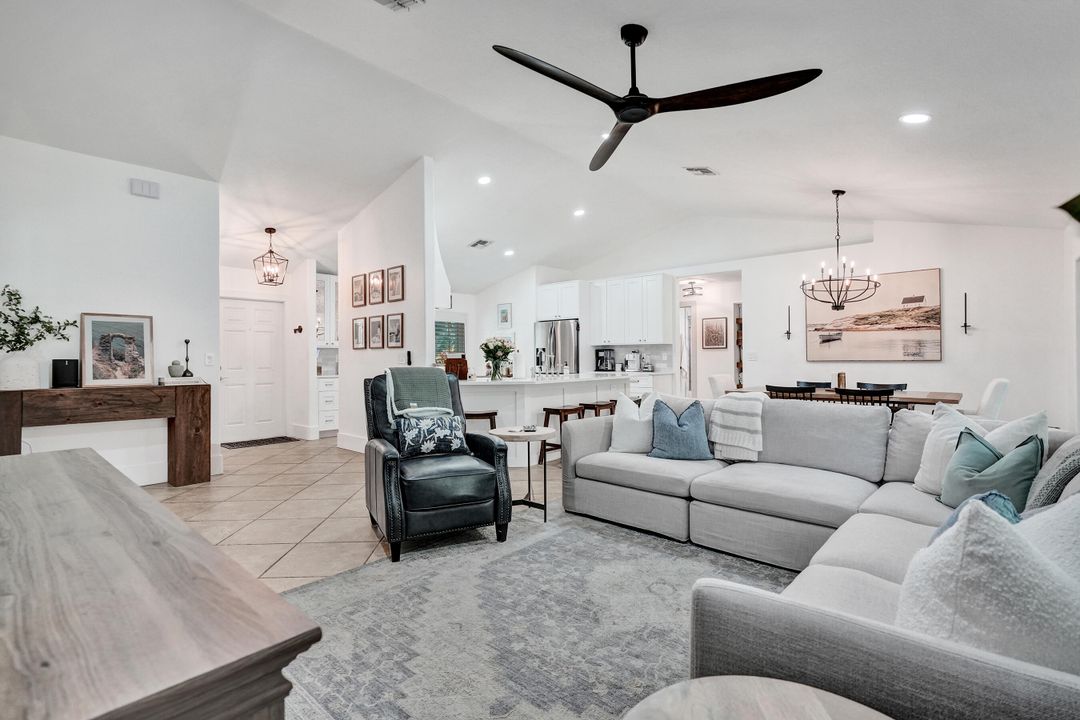 合同活跃: $720,000 (3 贝兹, 2 浴室, 1958 平方英尺)