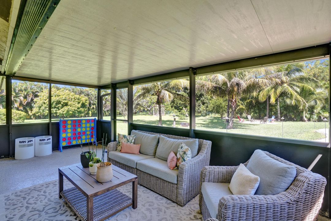 合同活跃: $720,000 (3 贝兹, 2 浴室, 1958 平方英尺)