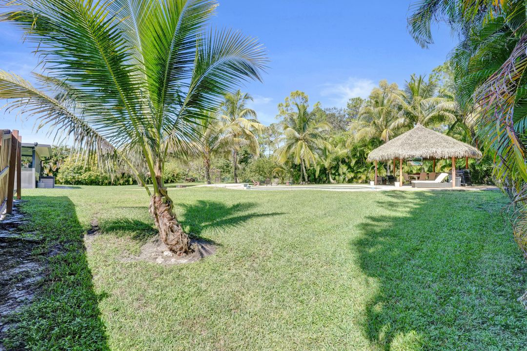 合同活跃: $720,000 (3 贝兹, 2 浴室, 1958 平方英尺)